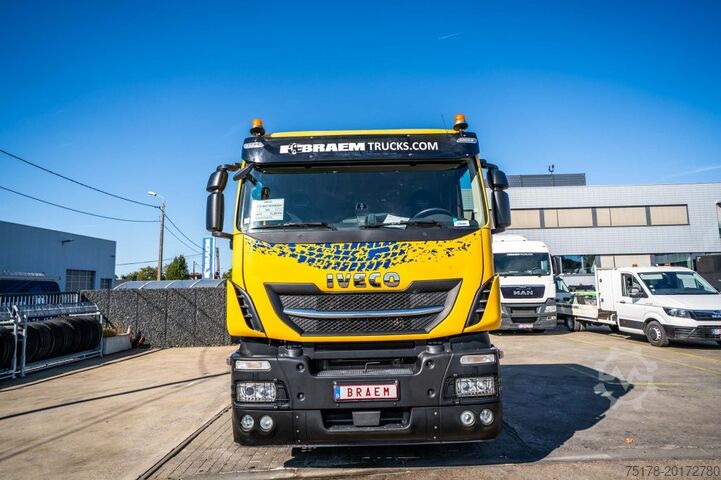 Standard tractor IVECO 570 W-WAY + INTARDER+HYDR.