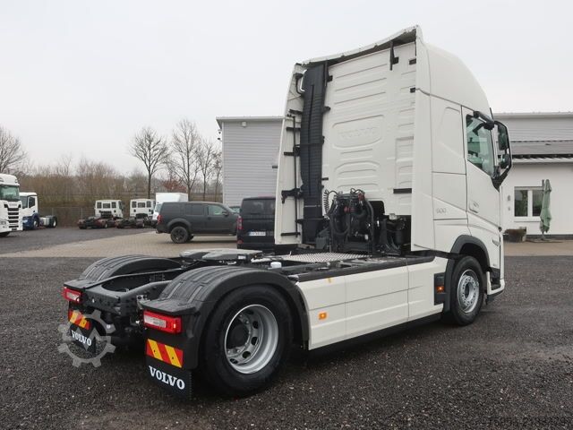 Стандартный седельный тягач Volvo FH 500 Aero Euro 6 Globetrotter XL Leder Mikrowell