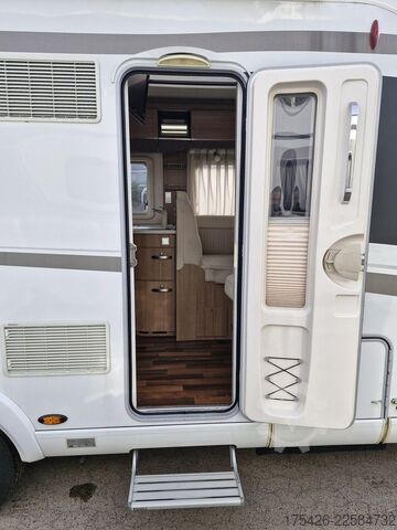 Gjysmë e integruar kamping-makinë HYMER/ERIBA Tramp CL 554 * Komfort-Line Paket*SAT+TV*