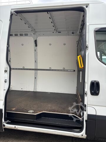 Van boks atap tinggi dengan sumbu roda panjang Iveco Daily Maxi*Klima*Kamera*Tempomat*44Tkm