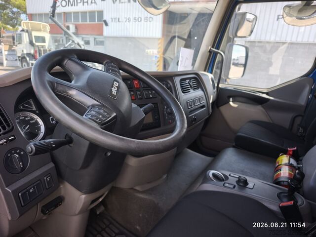 Camión plataforma con toldo DAF 18.320  LF EURO 6