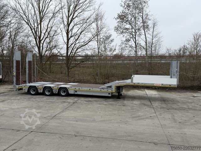 Нискорамно полуремарке Möslein ST 3  3 Achs Satteltieflader neu