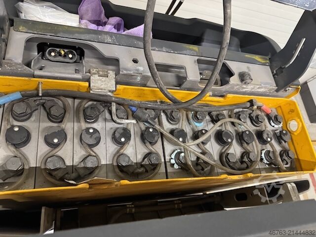 Lavtløftende palleløfter, horisontal plukketruck Jungheinrich ECE 220/225