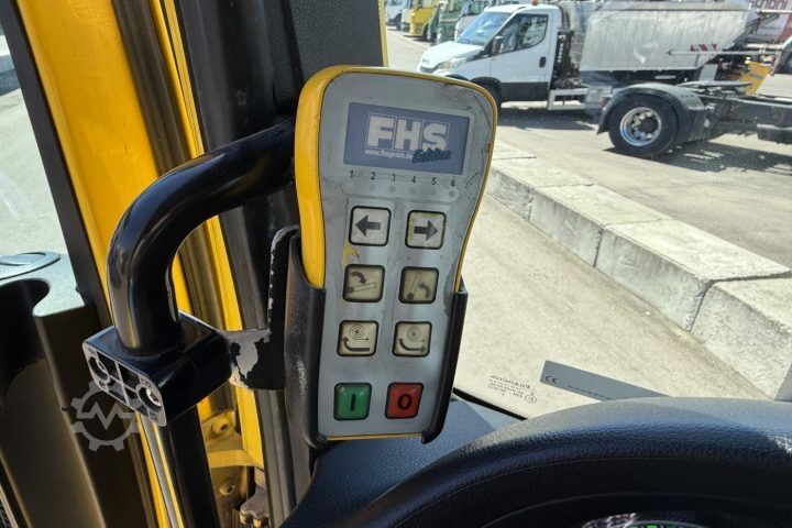รถบรรทุกเฉพาะกิจ MAN TGS 35.480 10x4 FHS / Swiss-Vehicle