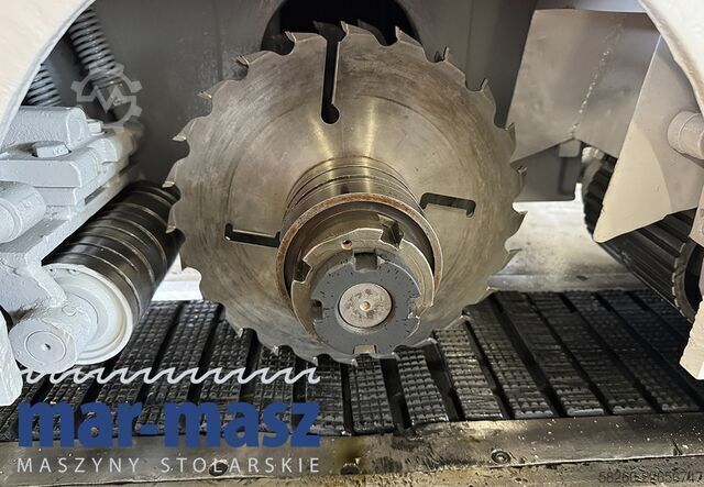 เลื่อยหลายตัวตีนตะขาบ TOS Svitavy KRN 230/150