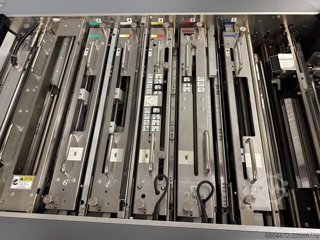 溝切りおよび穿孔機 Duplo DC-746