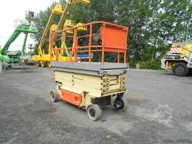 Radna platforma JLG JLG 3246, Scherenarbeitsbühne, 11,9 m
