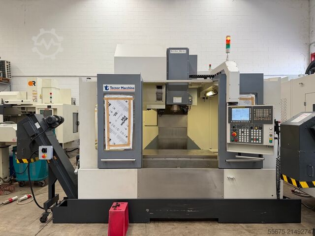 Vertikales Bearbeitungszentrum Akira Seiki 4.5 XP