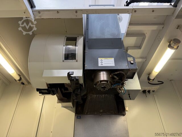 Vertikales Bearbeitungszentrum Akira Seiki 4.5 XP