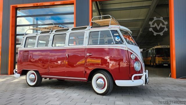 Kleinbus VOLKSWAGEN T 1 Samba mit Safarifenster