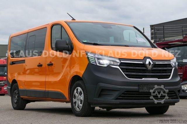 מיניבוס RENAULT Trafic Combi 9-Sitze Unfallschaden