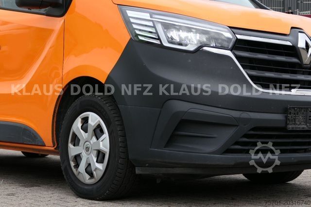 מיניבוס RENAULT Trafic Combi 9-Sitze Unfallschaden