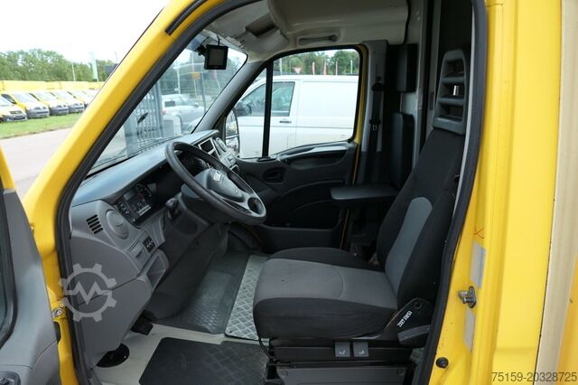 Laatikkoauto iveco Daily 35 S11 C30C AUTOMATIK KAMERA Regale LUFT DURCHGANG EURO-5 CoC