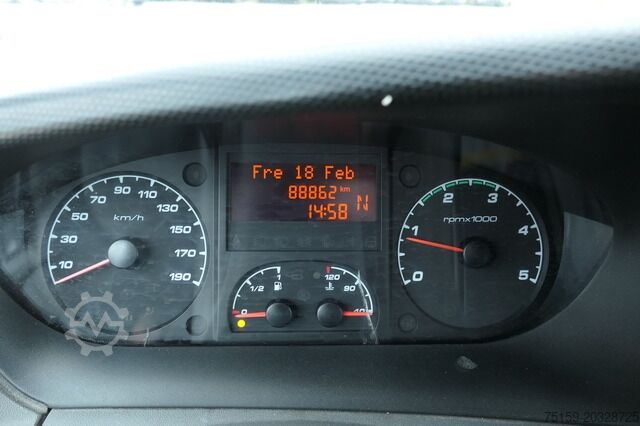 Laatikkoauto iveco Daily 35 S11 C30C AUTOMATIK KAMERA Regale LUFT DURCHGANG EURO-5 CoC