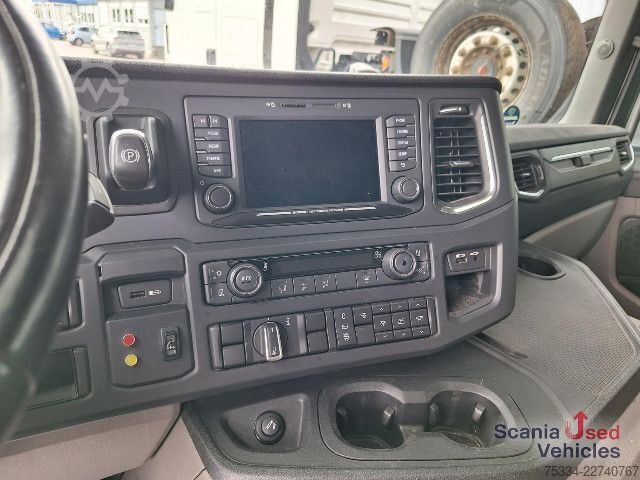 Châssis de camion Scania P 320 B4x2LB - Glasaufbau!!! mit HIAB 138 ES-3 Kra