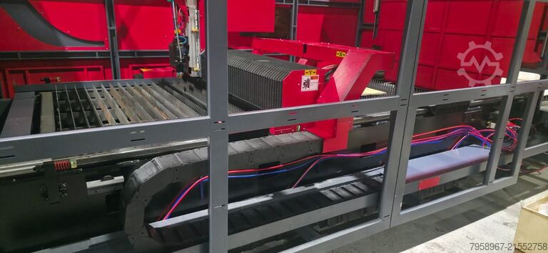 STROJ ZA REZANJE VLAKNASTIM LASEROM MTP F-6000 Metal Technics Polska MTP F-6000