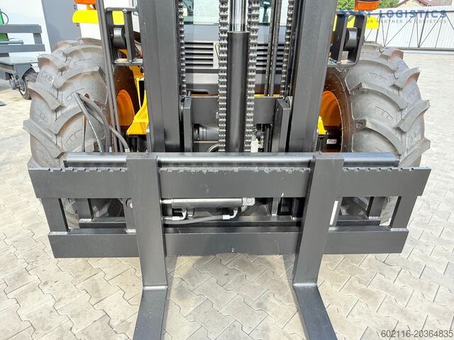 Chariot élévateur tout terrain JCB 940 / TRIPLEX 4500 / FREE-LIFT NEW TIRES