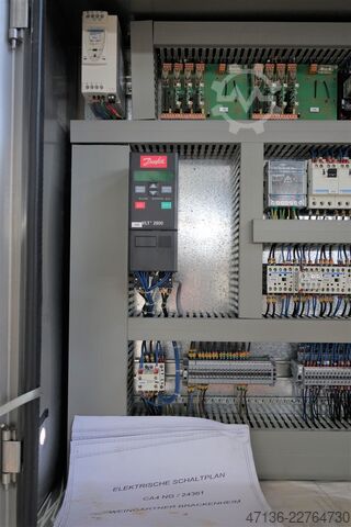 آلة إغلاق Stelvin-Lux Alcoa، أربعة رؤوس، من اليسار إلى اليمين Zalkin CA4