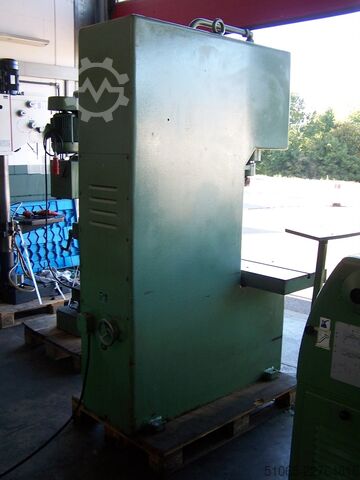 स्ट्रेटनिंग प्रेस NEFF RPH 25