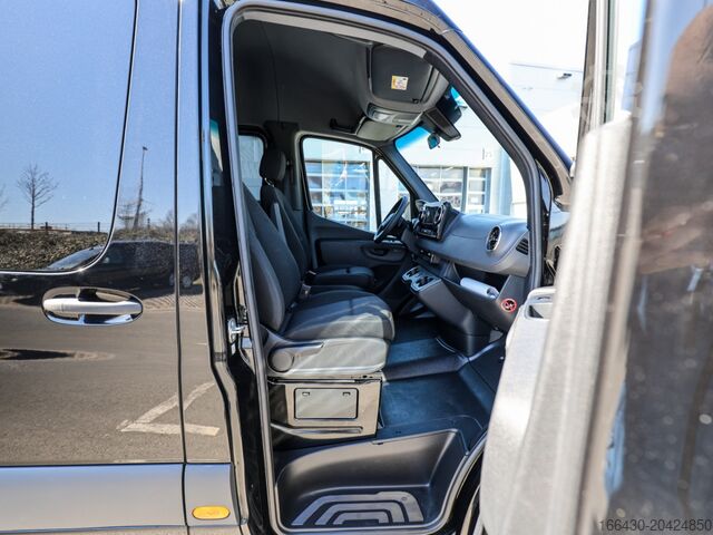 Kleinbus Mercedes-Benz Sprinter 317 CDI Tourer L3H2 (2-2-2-3) AHK Ka