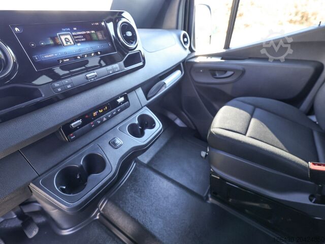 Kleinbus Mercedes-Benz Sprinter 317 CDI Tourer L3H2 (2-2-2-3) AHK Ka