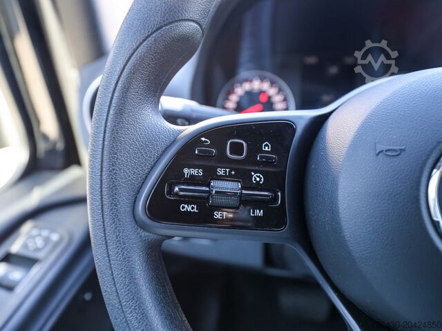 Kleinbus Mercedes-Benz Sprinter 317 CDI Tourer L3H2 (2-2-2-3) AHK Ka