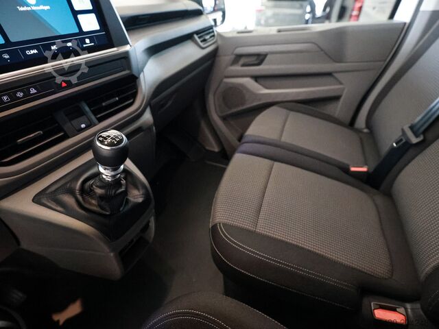 Панелен ван VW Transporter Kastenwagen mit L-Trennwand AHK