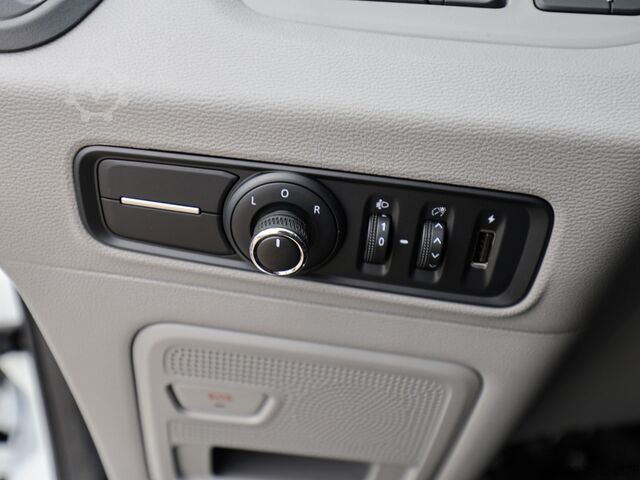 Ван с висока покривка Maxus DELIVER 9