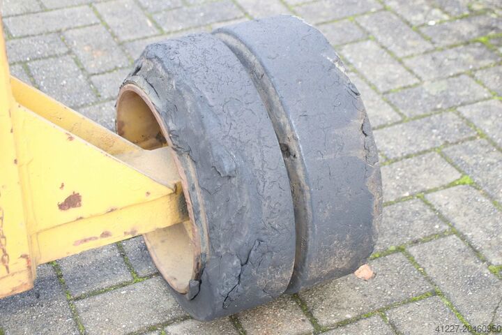 ভারী শুল্ক পরিবহন ট্রাক টন unbekannt Trägerabstand 5860 mm Höhe 850 bis 1255 mm