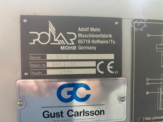 Mašina za sečenje papira Polar 92 E