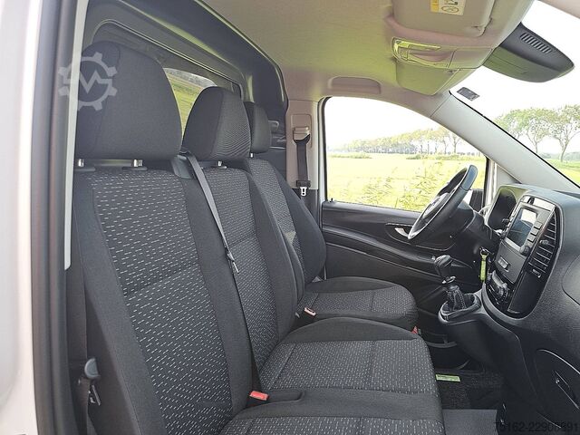 Camioneta familiar de techo alto MERCEDES-BENZ VITO 110 L2 Carplay Euro6 AC!