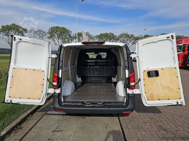 Camioneta familiar de techo alto MERCEDES-BENZ VITO 110 L2 Carplay Euro6 AC!