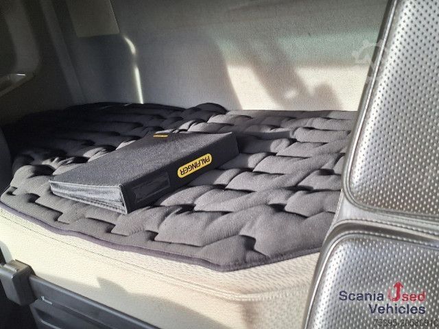 Viðarnáflutningabíll Volvo FH 500 6X4 Holztransport