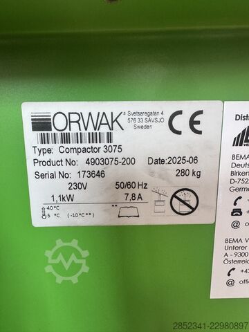  Owrak Kompakte und flexible Ballenpresse