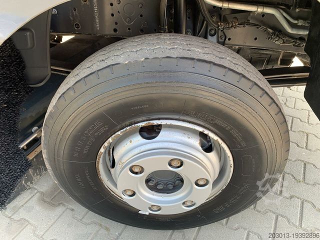 Road sweeper MERCEDES-BENZ Atego Kehrmaschine BUCHER CITYFANT 5000