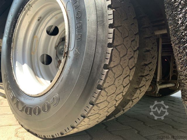 Road sweeper MERCEDES-BENZ Atego Kehrmaschine BUCHER CITYFANT 5000