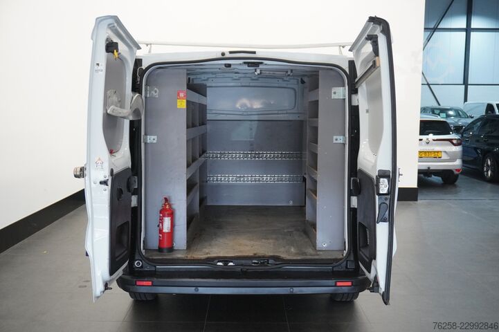 Renault Trafic 2.0 Blue dCi 130CV EURO 6 - Climatizzatore - Navigatore - Cruise control - €16.900,-  Renault Trafic 2.0 Blue dCi 130PK EURO 6 - Airco - Navi...
