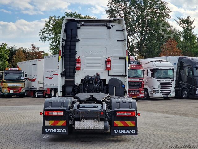 Volvo FH 13.500 Globetrotter XL 6x2 - Retarder - Passo 3,20 m - Sospensioni pneumatiche complete Volvo FH 13.500 Globetrotter XL 6x2 - Retarder - 3.20...
