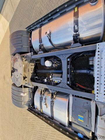 Volvo FH 16.700 Globetrotter 4x2 - NOVO - Retarder - Ar condicionado de estacionamento - Rodas de li Volvo FH 16.700 Globetrotter 4x2 - NEW - Retarder - I...