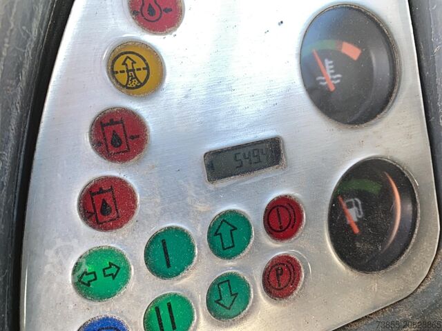 Excavadora móvil Terex TW110 with two-piece offset boom and 3 buckets