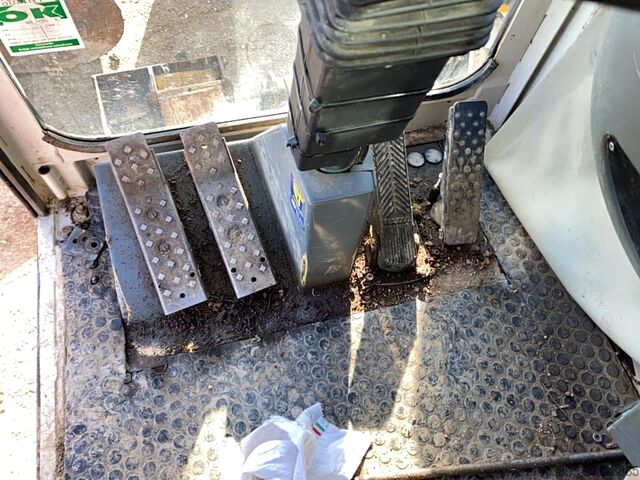 Excavadora móvil Terex TW110 with two-piece offset boom and 3 buckets