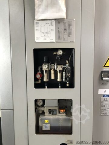 Pusat pemesinan horizontal Mori Seiki NHX 5000 HSC