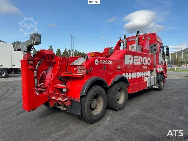 Recovery vehicle Sisu E18M 6x4 heavy excavator w/ EKA body and chains. W