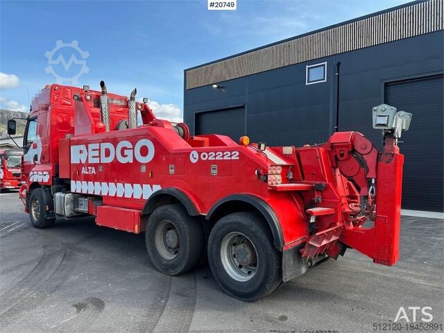 Recovery vehicle Sisu E18M 6x4 heavy excavator w/ EKA body and chains. W