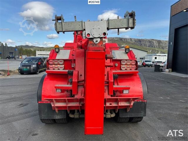 Recovery vehicle Sisu E18M 6x4 heavy excavator w/ EKA body and chains. W