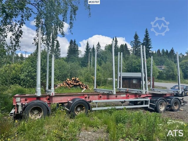 Transportador de madera Kilafors Timber Trailer.
