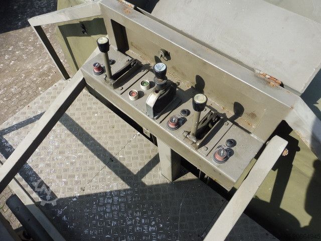 Crane yang terpasang pada truk MAN OAF-34440VFA-AD 8x8, Seilwinde, Kran, AHK,Allrad