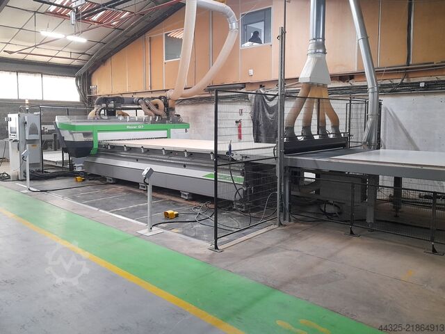 带排版台的加工中心 BIESSE ROVER G 714