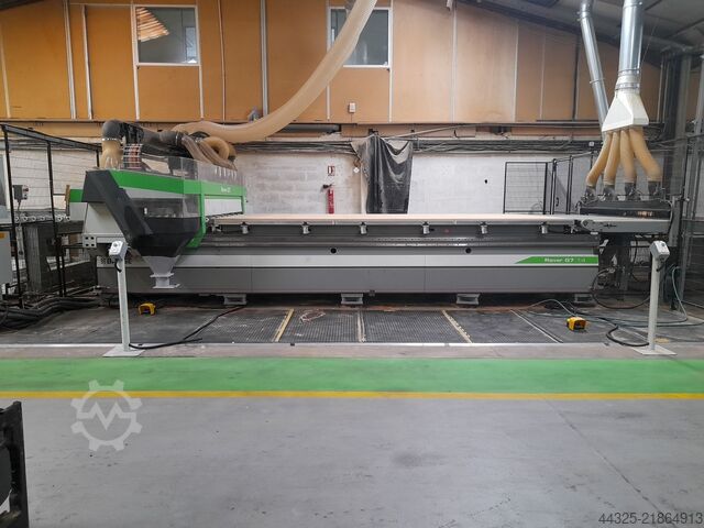 带排版台的加工中心 BIESSE ROVER G 714