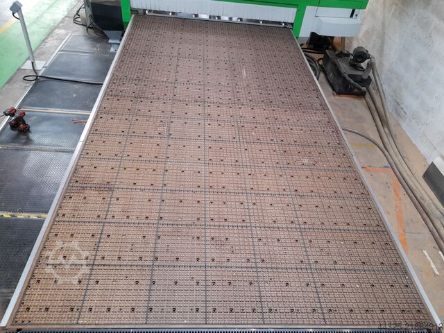 带排版台的加工中心 BIESSE ROVER G 714